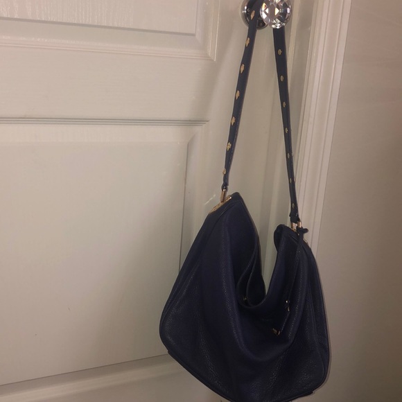 Perlina Hobo strap bag - Picture 2 of 5